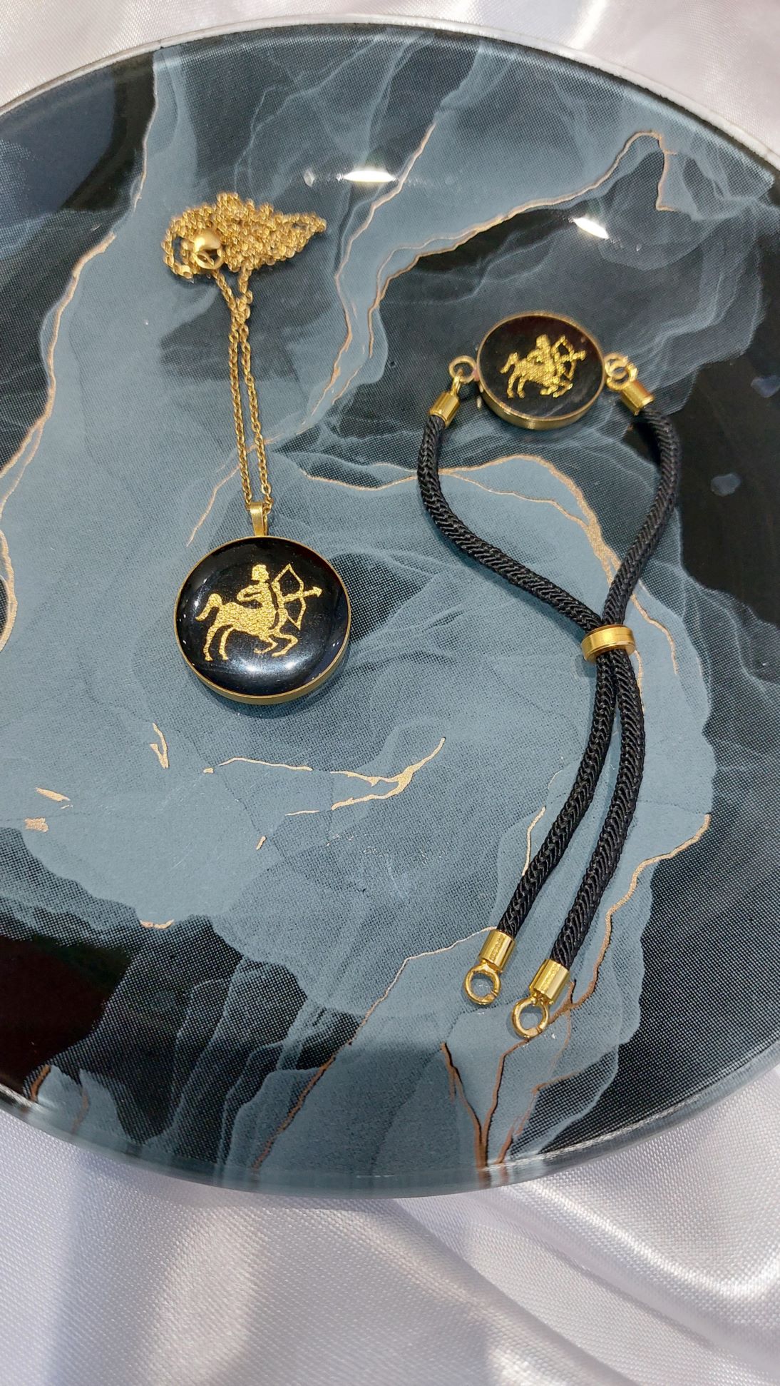 زیورالات رزینی ماه تولد